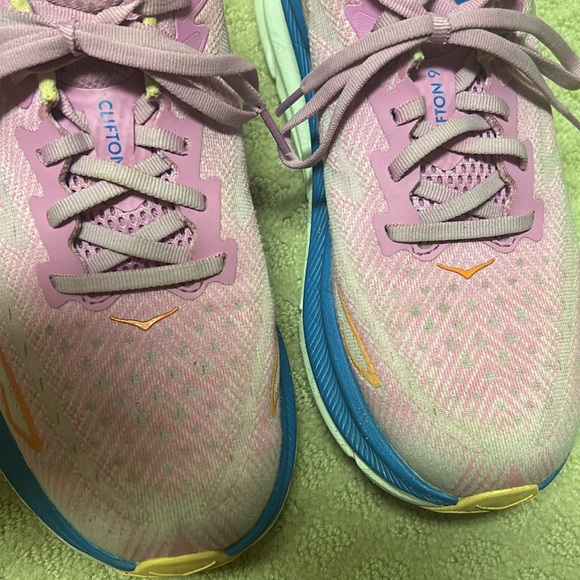 Clifton 9 Hoka - Picture 2 of 8